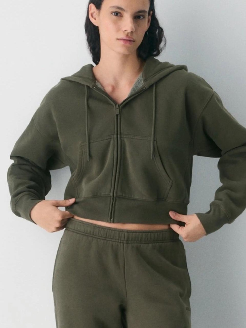 Aritzia Sweatfleece Zip-Front Hoodie & Sweatpants Lounge Set - women’s M